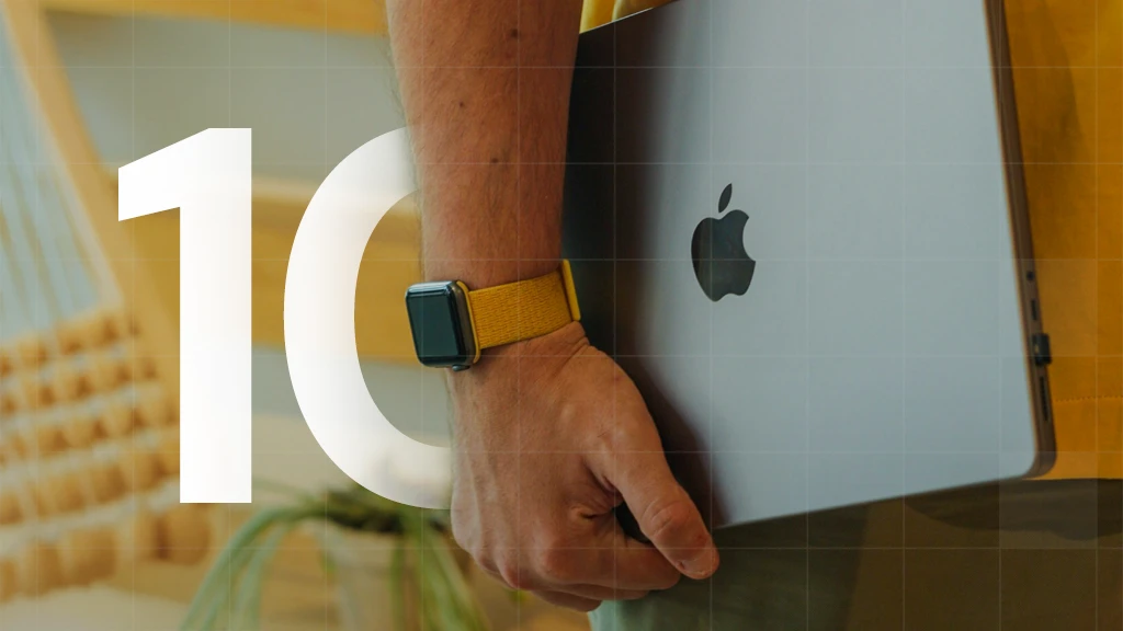 IT manager with a Macbook Pro under his arm